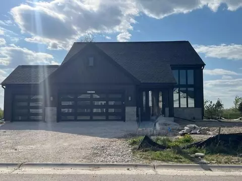 w251n2385 Valleyview, Pewaukee, WI 53072