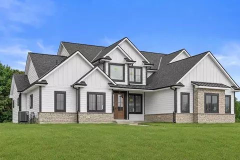 w257n5916 Autumn, Lisbon, WI 53089