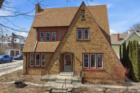 3113 S Pennsylvania, Milwaukee, WI 53207