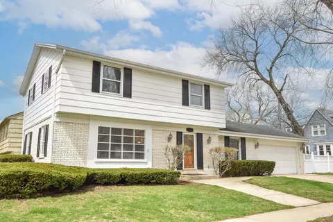 5801 N N Lk, Whitefish Bay, WI 53217