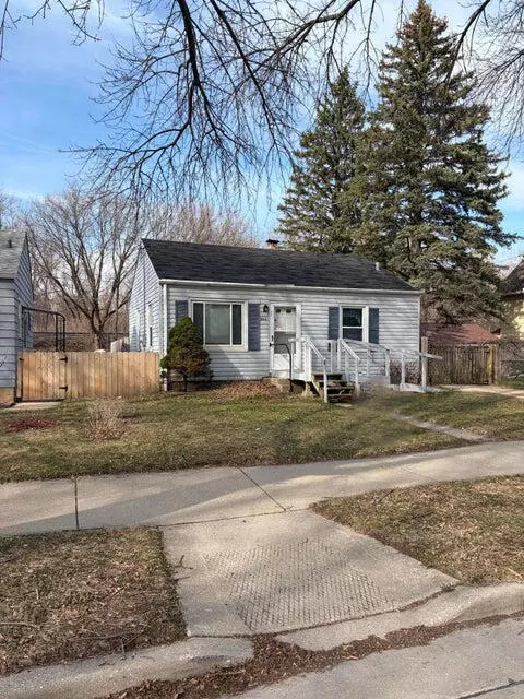 900 E Holt, Milwaukee, WI 53207