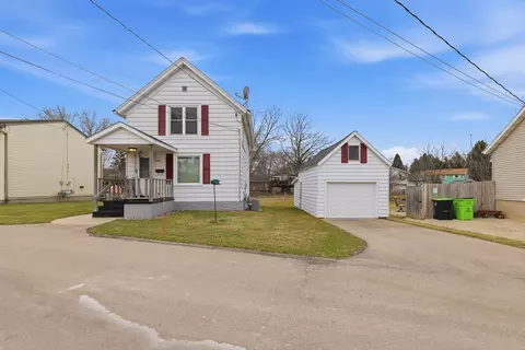 453 Alley, Mayville, WI 53050