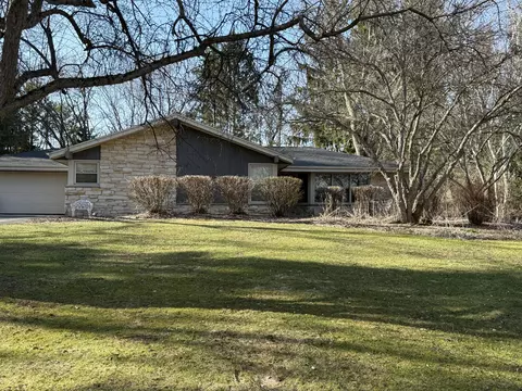 7385 Devonshire, Cedarburg, WI 53012