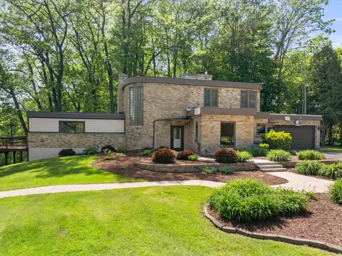 1608 N N Rpds, Manitowoc, WI 54220