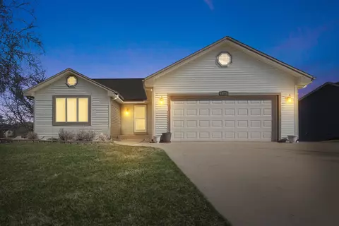 1280 Orchard, Oconomowoc, WI 53066