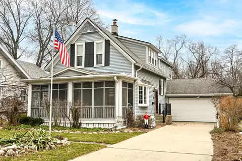 8205 Chestnut, Wauwatosa, WI 53213