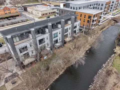 305 Mill Reserve, Waukesha, WI 53188