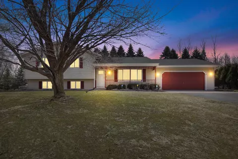 1759 Davids Vw, Trenton, WI 53090