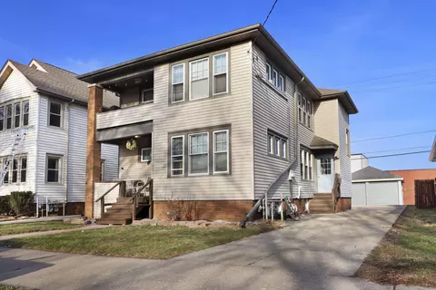 2207 Blake #2209, Racine, WI 53404