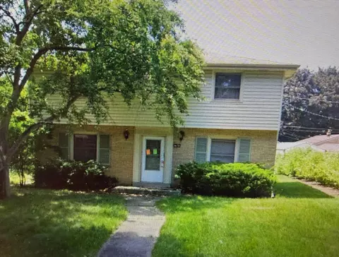 2225 N 103rd, Wauwatosa, WI 53226
