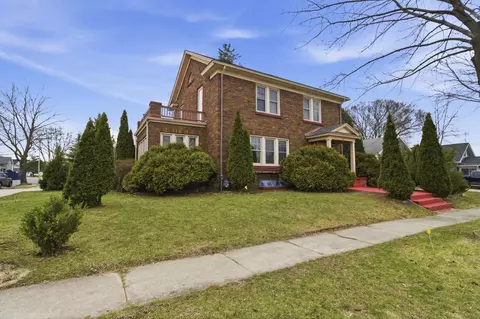 201 Capital, Burlington, WI 53105