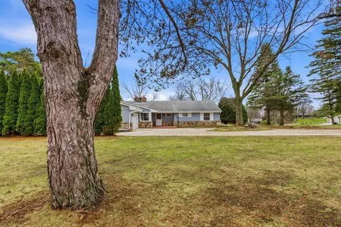 18635 Benington, Brookfield, WI 53045