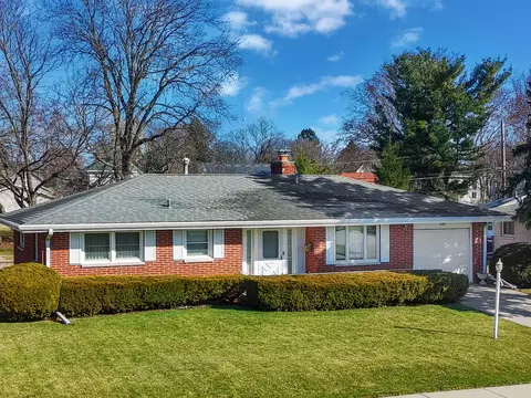 236 W Rockwell, Elkhorn, WI 53121