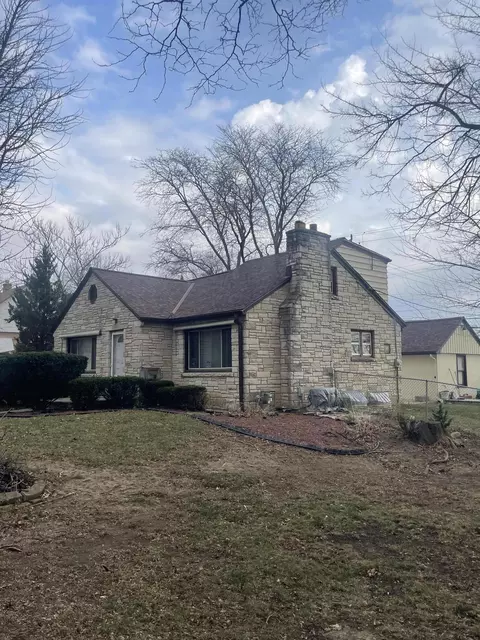 7262 W Medford, Milwaukee, WI 53218