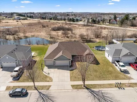 65 Rushmore, Hartford, WI 53027