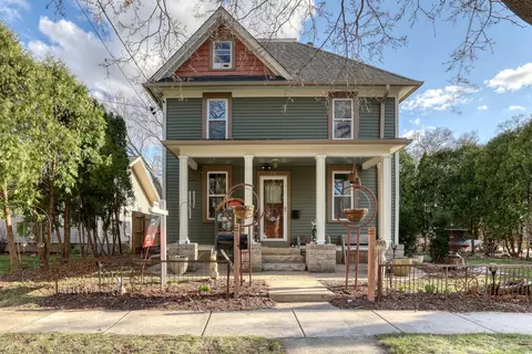 131 Oakland, Mukwonago, WI 53149