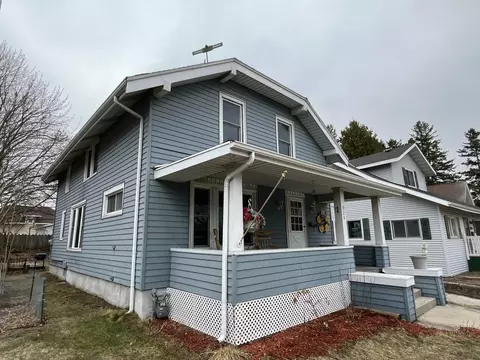924 N 8th, Manitowoc, WI 54220