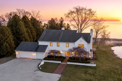 8035 N N Bch, Fox Point, WI 53217