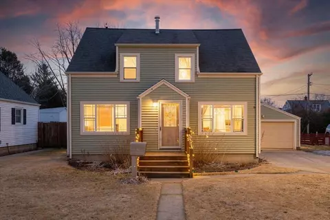 1124 Division, Algoma, WI 54201
