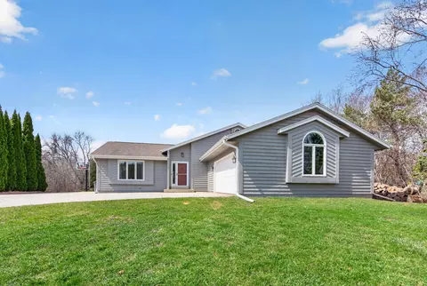 539 Beechwood, Cedarburg, WI 53012