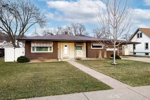 1119 Losey, La Crosse, WI 54601