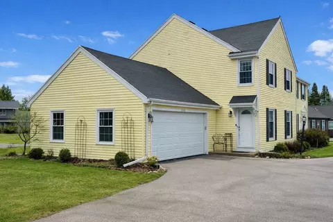 12558 N Woodland, Mequon, WI 53092