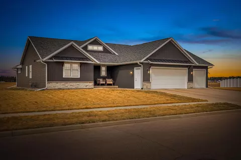 1721 Waxwing, Holmen, WI 54636