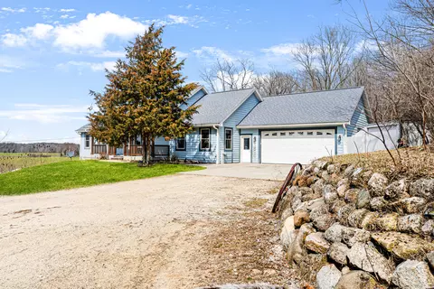 4008 Ridge, Kewaskum, WI 53040