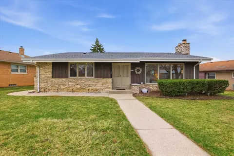 9837 W Sarasota, Milwaukee, WI 53222