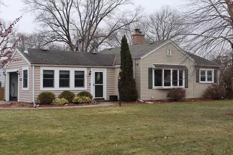 4155 N 110th, Wauwatosa, WI 53222