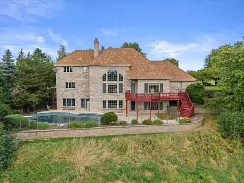 19475 Summerhill, Brookfield, WI 53045