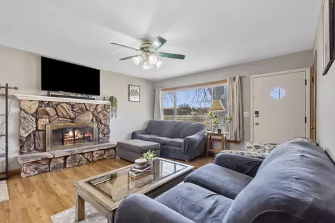 7934 N Edgeworth, Milwaukee, WI 53223
