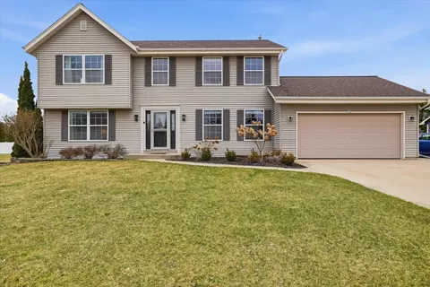 116 N Weiss, Saukville, WI 53080