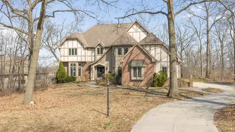 7570 S Cambridge, Franklin, WI 53132
