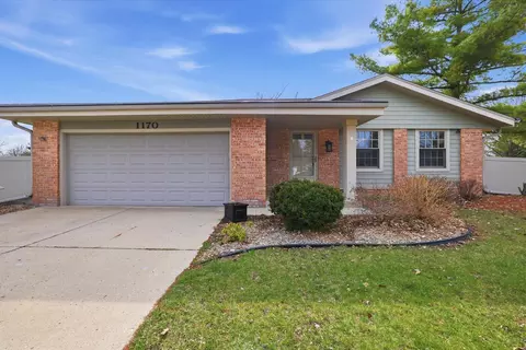 1170 Saratoga, Oconomowoc, WI 53066
