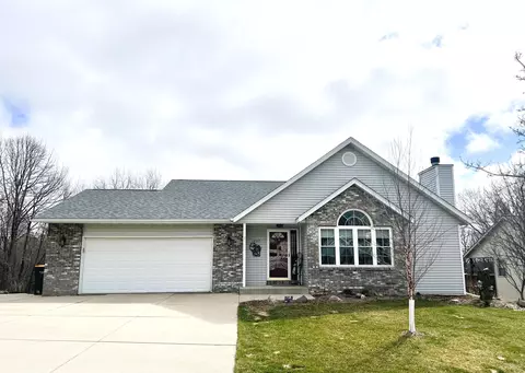 1407 Villa Park, West Bend, WI 53090