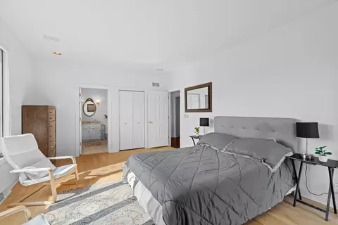 Bedroom - 130 Lamplighter, Wind Point, WI 53402 photo 2 of 7