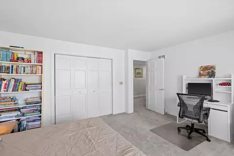 Bedroom - 130 Lamplighter, Wind Point, WI 53402 photo 7 of 7