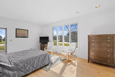 Bedroom - 130 Lamplighter, Wind Point, WI 53402 photo 1 of 7