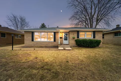 821 Saxony, Racine, WI 53402
