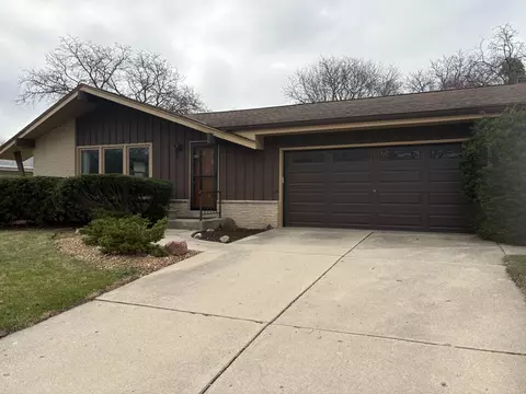 231 E Sunset, Oak Creek, WI 53154