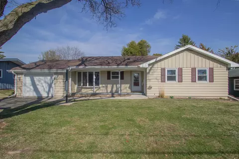 201 Oak Hl, Watertown, WI 53094