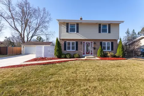 8741 W Dallas, Milwaukee, WI 53224