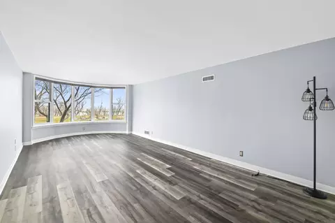 2525 S S Shr #2D, Milwaukee, WI 53207