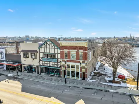 810 S 8th, Manitowoc, WI 54220