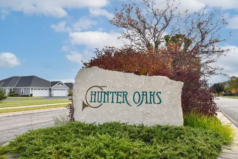 617 Hunter Oaks #B, Watertown, WI 53094
