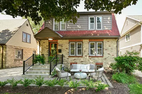 5917 N Bay Rdg, Whitefish Bay, WI 53217