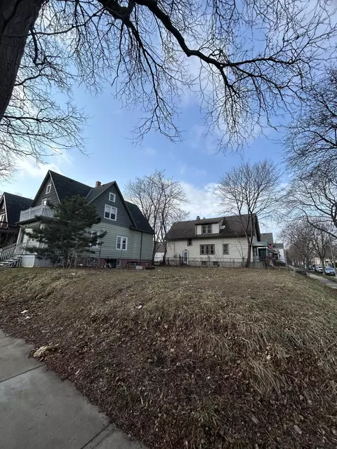 530 E Wright, Milwaukee, WI 53212