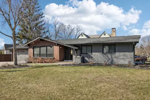726 W Wisconsin, Oconomowoc, WI 53066