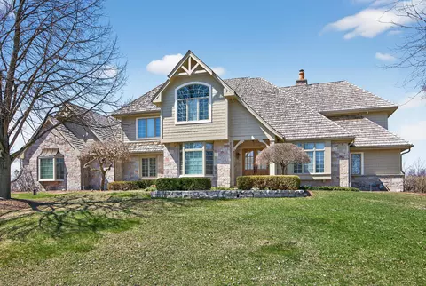 14095 N Pine Blf, Mequon, WI 53097